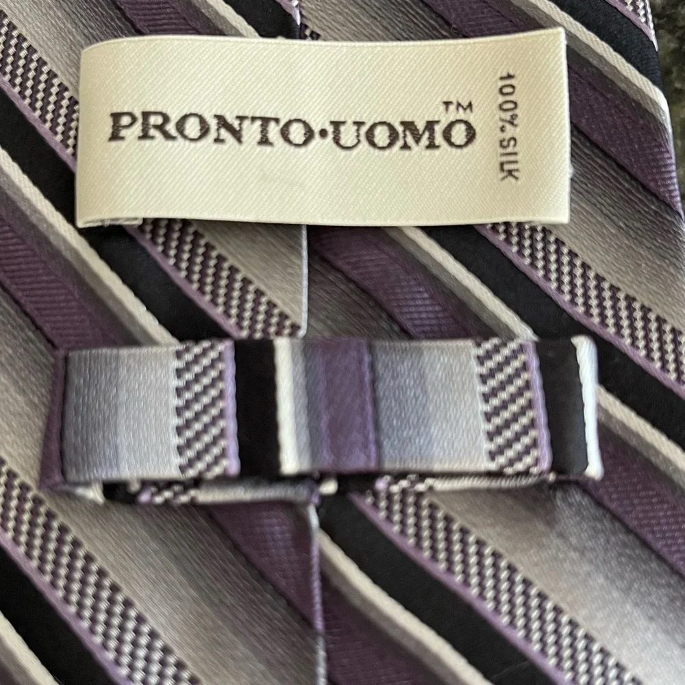 🔥⚪️Pronto Uomo 100% silk tie. Gorgeous & classic blue design. No flaws!